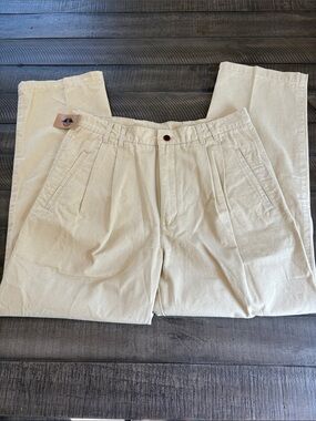 Dockers Cream Pleated Chinos